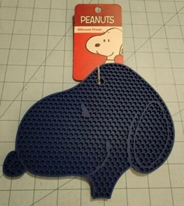 Marca Peanuts: Remache facial Snoopy de silicona azul oscuro - Nuevo con envío gratuito - Imagen 1 de 8