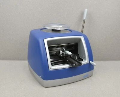 Máquina de estampado manual CIM Card Imaging Master M10 Foto 1 de 4