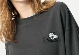 Uniqlo PEANUTS Embroidered Charlie Brown & Snoopy Sweatshirt Size M - Picture 1 of 7