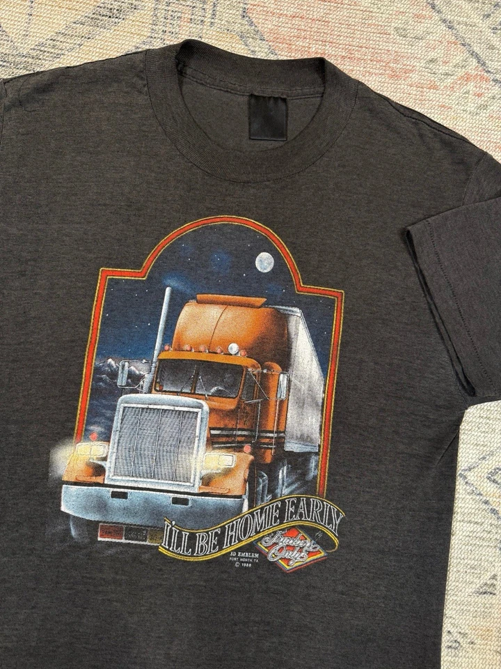 Camiseta vintage 1988 3D emblema Truckers Only I’ll Be Home Early talla pequeña Foto 1 de 4