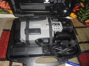 PANASONIC AG-456 PRO LINE S-VHS REPORTER  12:1   24x   S-VHS MOVIE CAMERA W/CASE - Picture 1 of 12
