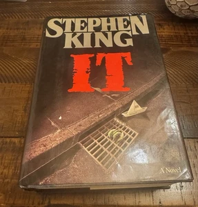 “IT” by STEPHEN KING ©1986 1st Edition 1st Printing Hard Cover DJ $ 22.95 - Bild 1 von 12