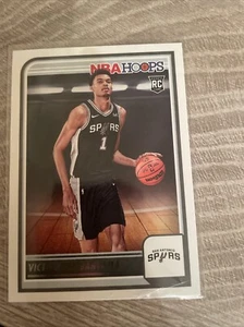 2023-24 Panini NBA Hoops - Rookies #277 Victor Wembanyama (RC) - Picture 1 of 2