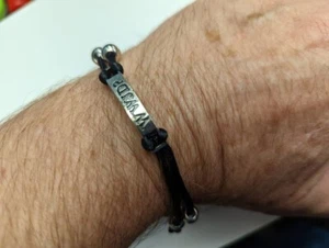 Bracciale WWJD REGOLABILE fino a 12 pollici di diametro COSA FAREBBE GESÙ Braccialetto - Foto 1 di 5