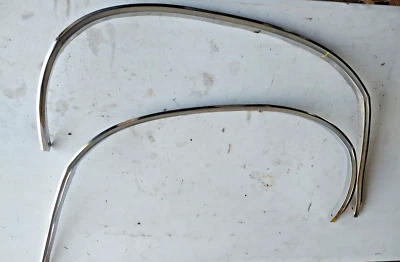 Molduras de ajuste de apertura de pozo de rueda delantera Buick Skylark GS 1970-1972 Foto 1 de 2