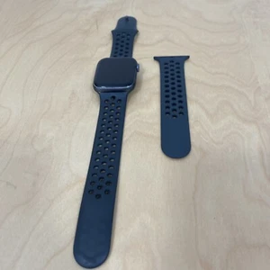 Apple Watch Series 4 Nike+ 44mm, Space Grey Nike Band - Picture 1 of 6