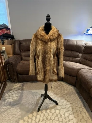 VINTAGE 70’s Red Fox Fur Coat - Furs By Michael Buffalo Grove IL - Image 1 of 4