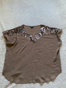 Express Women Sheer Sequin Short Sleeve Henley Blouse Taupe Size S - Picture 1 of 11