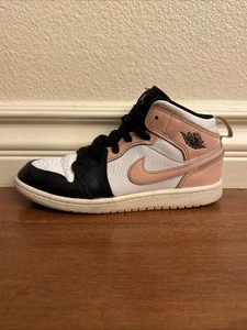 Scarpe Nike Air Jordan 1 Mid Crimson Tint 640734-133 bambino taglia 2 anni rosa sneakers - Foto 1 di 22