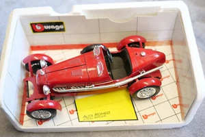 Burago 1932 Alfa Romeo 2300 Monza 1/18 metal model - Picture 1 of 4