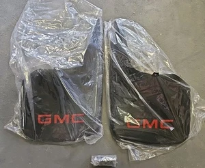 New Genuine GM Rear Guard Package Splash 2007-12 GMC Acadia Black 17801949 OEM - Picture 1 of 7