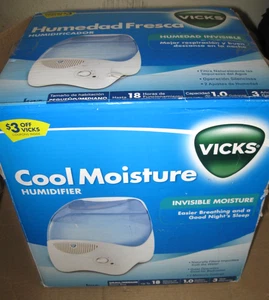 Vicks 1.0 Gallon Filtered Cool Moisture Misting Humidifier model V3100- NEW - Afbeelding 1 van 5