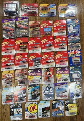 Johnny Lighting 福特道奇雪佛兰吉普雷鸟庞蒂亚克卡车和拖车 — 第 1/2 张图片