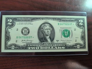 2017 A NEW YORK ** STAR **$2 Notes  UNCIR From. BEP PACK With Holder (Dw-2-037) - Picture 1 of 3