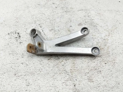 00 01 Soporte de montaje de clavija de pie de pasajero izquierdo Honda CBR929RR CBR 929 Foto 1 de 4