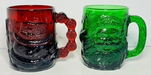 2 Vintage Arcoroc Glas Becher grüner Weihnachtsmann & roter Schneemann 12 Unzen Frankreich mit Etikett - Bild 1 von 6
