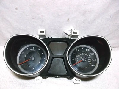 2012..12  HYUNDAI ELANTRA  4 DOOR  SPEEDOMETER/INSTRUMENT/GAUGE/CLUSTER/SPEEDO  - Imagem 1 de 3