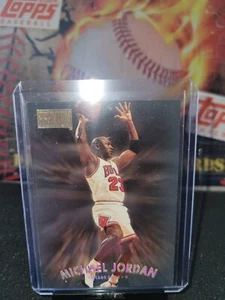 Michael Jordan 1997-98 Skybox Premium #29 HOF  - Picture 1 of 3