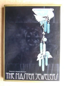 The Master Jewellers. A. Kenneth Snowman. 1990 HB in DJ. Colour Illustrations. - Foto 1 di 7