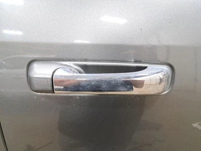 Manija de puerta trasera exterior lado pasajero Rh Ram1500 Sku#4154924 2012 Foto 1 de 4