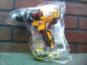 Taladro atornillador compacto sin escobillas Dewalt DCD777 20V MAX de 1/2"-***NUEVO*** - Imagen 1 de 10