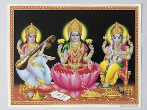 India impresión religiosa SARASWATI LAKSHMI & GANESH - DIWALI 9 pulgadas x 11,50 pulgadas (9379) - Imagen 1 de 5