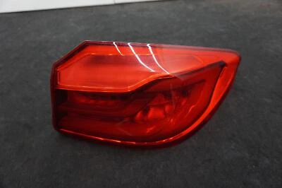 Luz trasera exterior lateral derecha OEM 63217376470 BMW M5 F90 2018-20 Foto 1 de 4