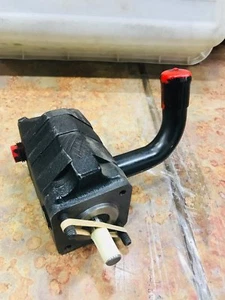 Hydraulik Zahnradpumpe, 2-stufig, 11GPM (BR002001M) - Bild 1 von 3