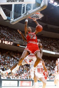 Scottie Pippen Chicago Bulls slam dunks the ball v Miami H Basketball 1988 Photo - Picture 1 of 1