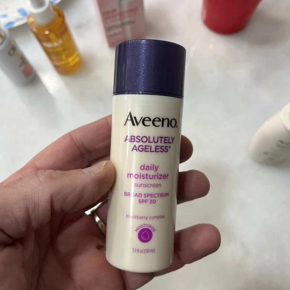 Aveeno Absolutely Ageless Daily Moisturizer 1.7 Fl Oz - Image 1 of 1