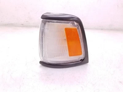 1991 TOYOTA ПИКАП СО СТОРОНЫ ВОДИТЕЛЯ ПЕРЕДНИЙ ПОВОРОТНИК СВЕТ В СБОРЕ  - Изображение 1 из 4