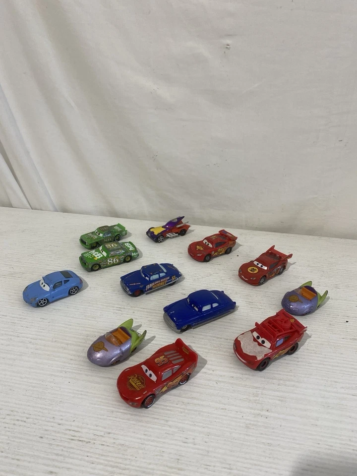 Lotto 12 Disney Pixar Cars Mattel 1:55 – Saetta McQueen, Chick Hicks, Doc - Immagine 1 di 4