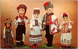 Vintage 1967 "UKRAINIAN WOMEN'S ASSOCIATION OF CANADA" Postcard / Native Dolls - Picture 1 of 2