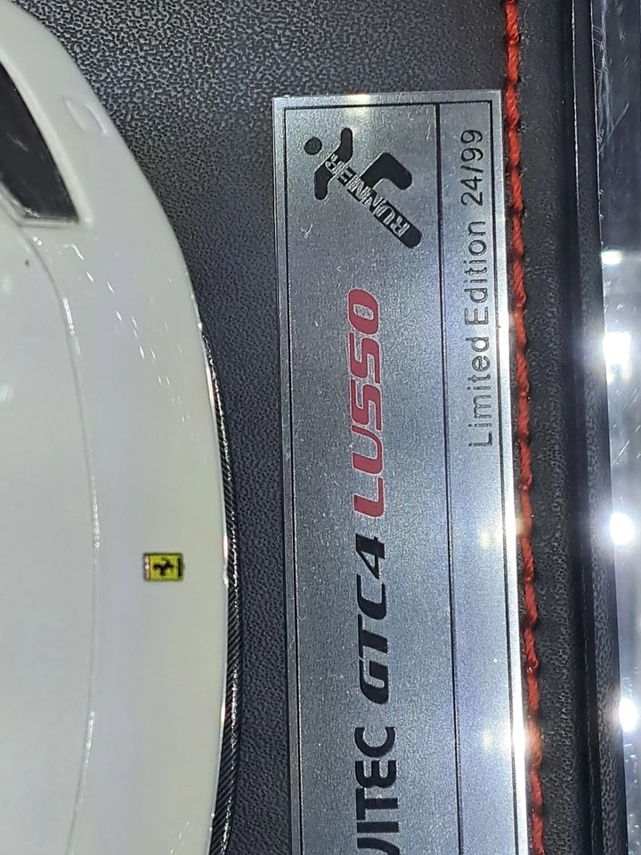 1/18 RUNNER FERRARI GTC4 LUSSO IN PEARL WHITE - Image 1 of 4
