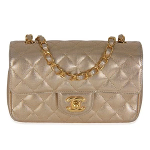 Bolso Chanel Dorado Metálico Piel de Cordero Perforado Mini Rectangular Solapa - Imagen 1 de 10