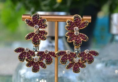 Beautiful STELLA DOT Rhinestone Pierced Post Dangle Earrings - Photo 1/4