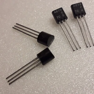 SET MIT 4 TRANSISTOREN A673C.(2SA673C) - Bild 1 von 4