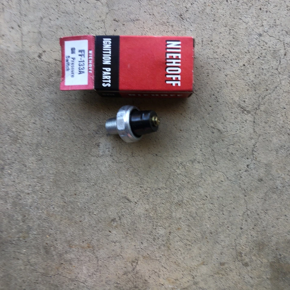 Niehoff FF133A (OP23031) Engine Oil Pressure Sender For Vehicles With Light - Image 1 of 4