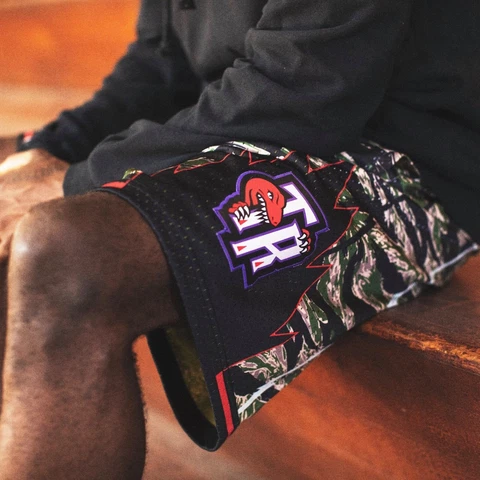 Mitchell & Ness TORONTO RAPTORS 1998 MILITARY TIGER CAMO Swingman STRIPES Shorts Cover