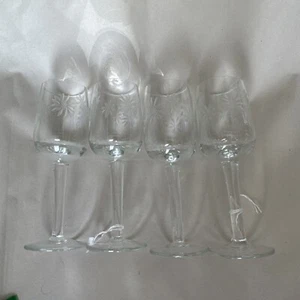 Set Of 4 Etched Glasses - Picture 1 of 6
