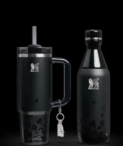 VORVERKAUF Stanley x JENNIE Midnight Ruby Set - 30oz Löscher Becher + 12oz Flasche - Bild 1 von 7