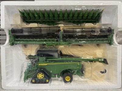Britains Farm - John Deere X9 1100 Combine Harvester - 1:32 - 43310 - New/Mint - Image 1 of 4