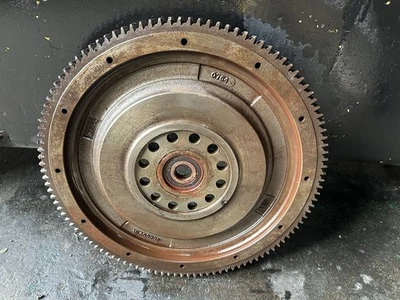 Volante de inercia de motor diésel Cummins ISX15 X15 con engranaje de anillo 3680921R OEM Foto 1 de 4