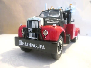 FIRST GEAR - 1.34 SCALE 1960 B - 61 MACK TOW TRUCK BOXED " READING , PA " - Picture 1 of 6