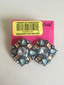 Pendientes de poste BETSEY JOHNSON COMO NUEVOS DE CRISTAL VERDE, NUEVOS CON ETIQUETAS - Imagen 1 de 3