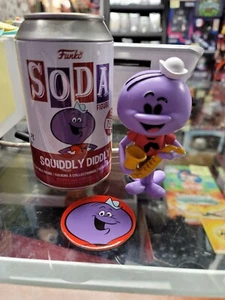 Funko Vinyl Soda HB Squiddly Diddly with Saxophone CHASE /1,250 w/ Disc/Can - Imagen 1 de 2