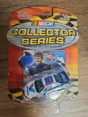 2005 #10 Scott Riggs 1/64 Valvoline NASCAR Racing Collector Series Diecast - Image 1 of 4