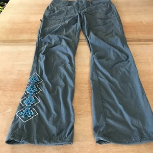 Prana The Amir Jogginghose Damen 6 grau Mid Rise bestickt Bindegürtel Outdoor - Bild 1 von 14