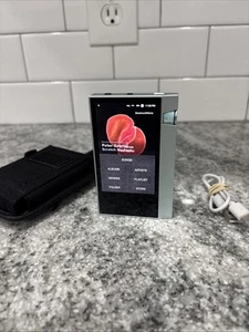 Reproductor de audio portátil de alta resolución Astell & Kern AK70 64 GB idioma inglés funcionando - Imagen 1 de 17