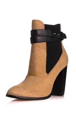 Elizabeth and James Solar 1 靴子 骆驼 小马 小牛皮 头发 杏仁 脚趾 及踝靴 — 第 1/4 张图片